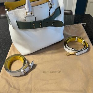 Burberry White and Dark Green Leather Belt Set